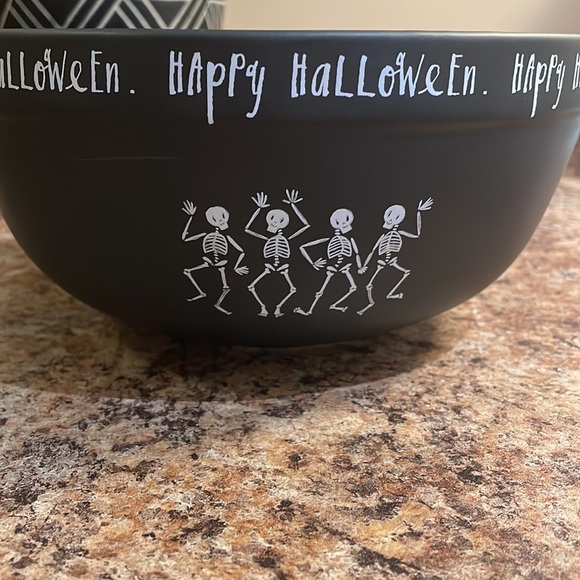 Rae Dunn 2019 Happy Halloween Skeleton Bowl - Picture 2 of 3